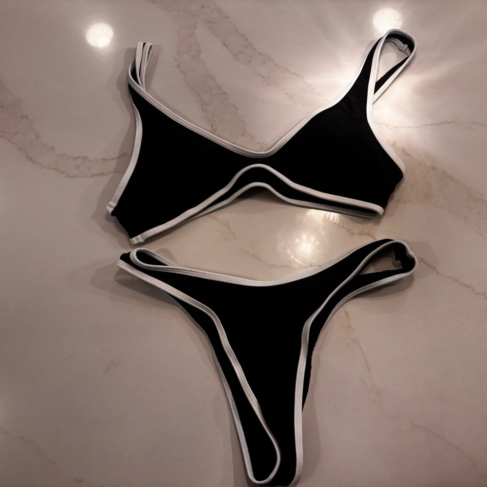 Black and White Women's Bikini Set